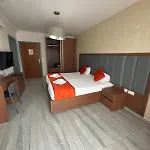 招待所 The Urban 4*