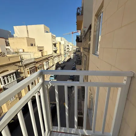 Guest house The Urban Gzira