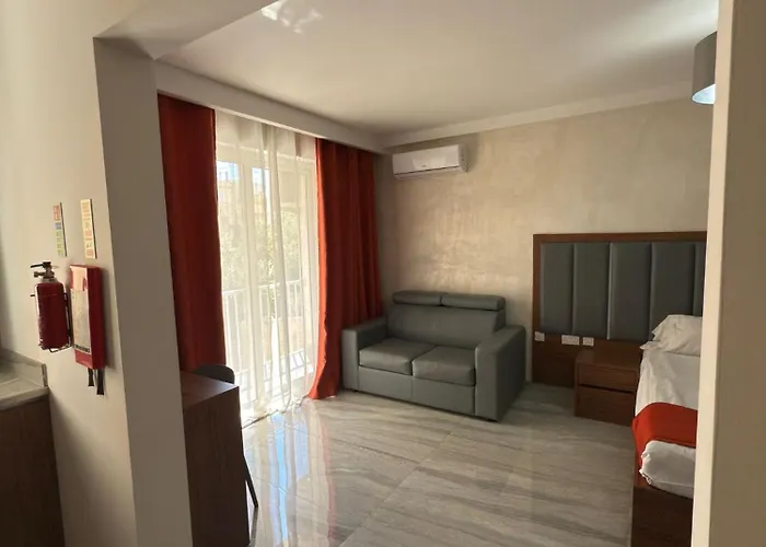 بيت ضيافة The Urban Gzira