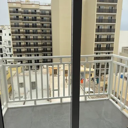 Πανσιόν The Urban 4*