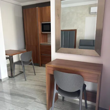 The Urban Πανσιόν 4*